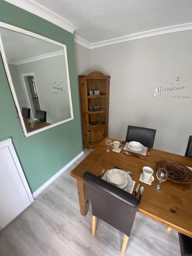 Mairead - Cosy Property In Gaeltacht Quarter Μπέλφαστ Εξωτερικό φωτογραφία